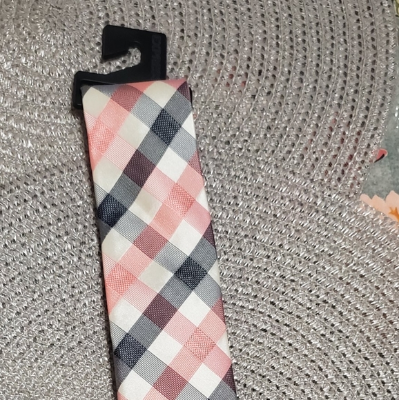 Tie - Picture 2 of 3